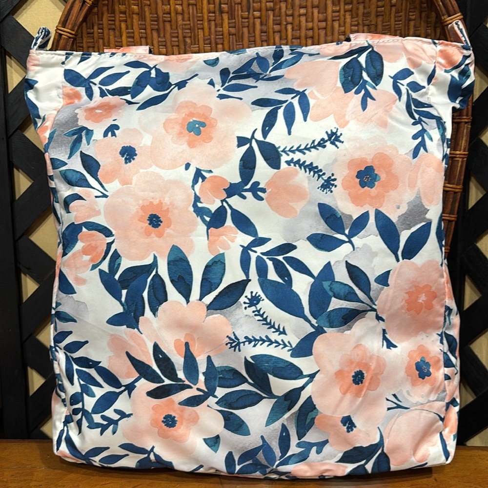 Ju-Ju-Be Be Light Whimsical Watercolor Floral Tote Bag EUC - Picture 4 of 16